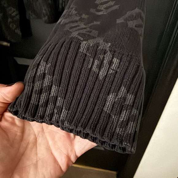 Fox Black and Gray Sweater - Picture 5 of 7